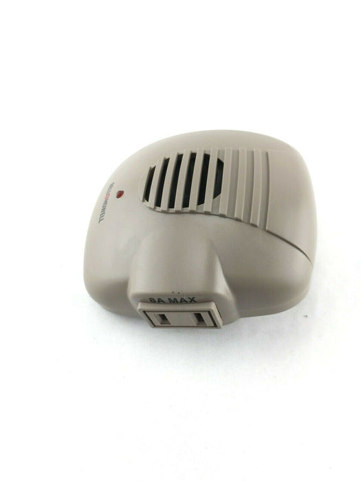 Bell and Howell SB-104 Direct Plug In Ultrasonic Pest Repeller w/ AC Outlet