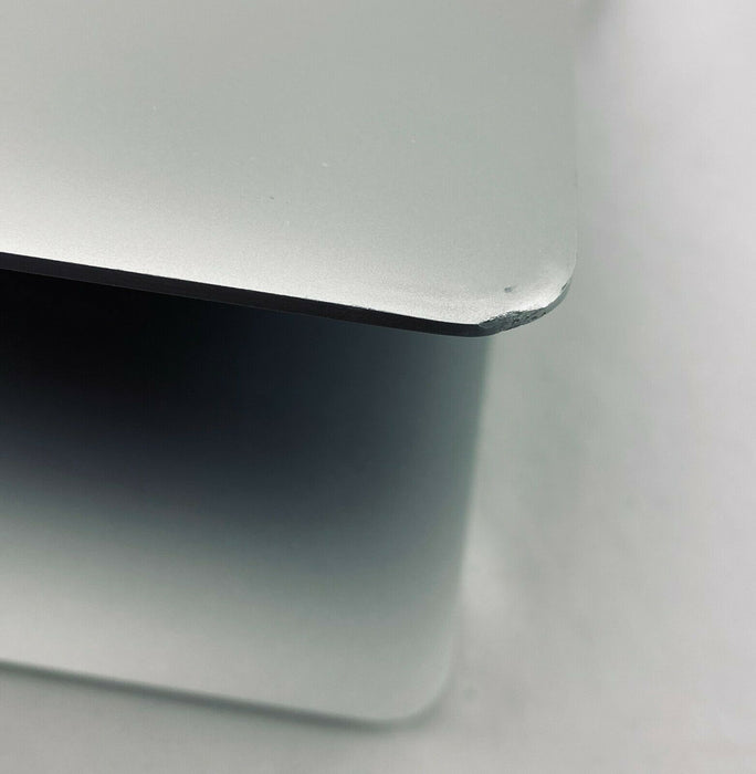 Apple MacBook Pro 15" Retina Quad-Core i7 @ 2.6GHz 250GB SSD 16GB ME874LL/A 2013